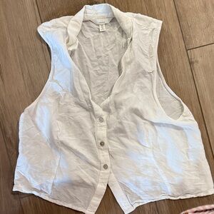 H&M White Button Down Sleeveless Shirt